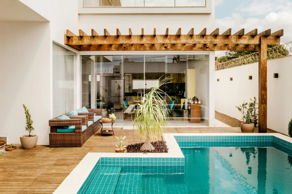 Bioclimatic pergola